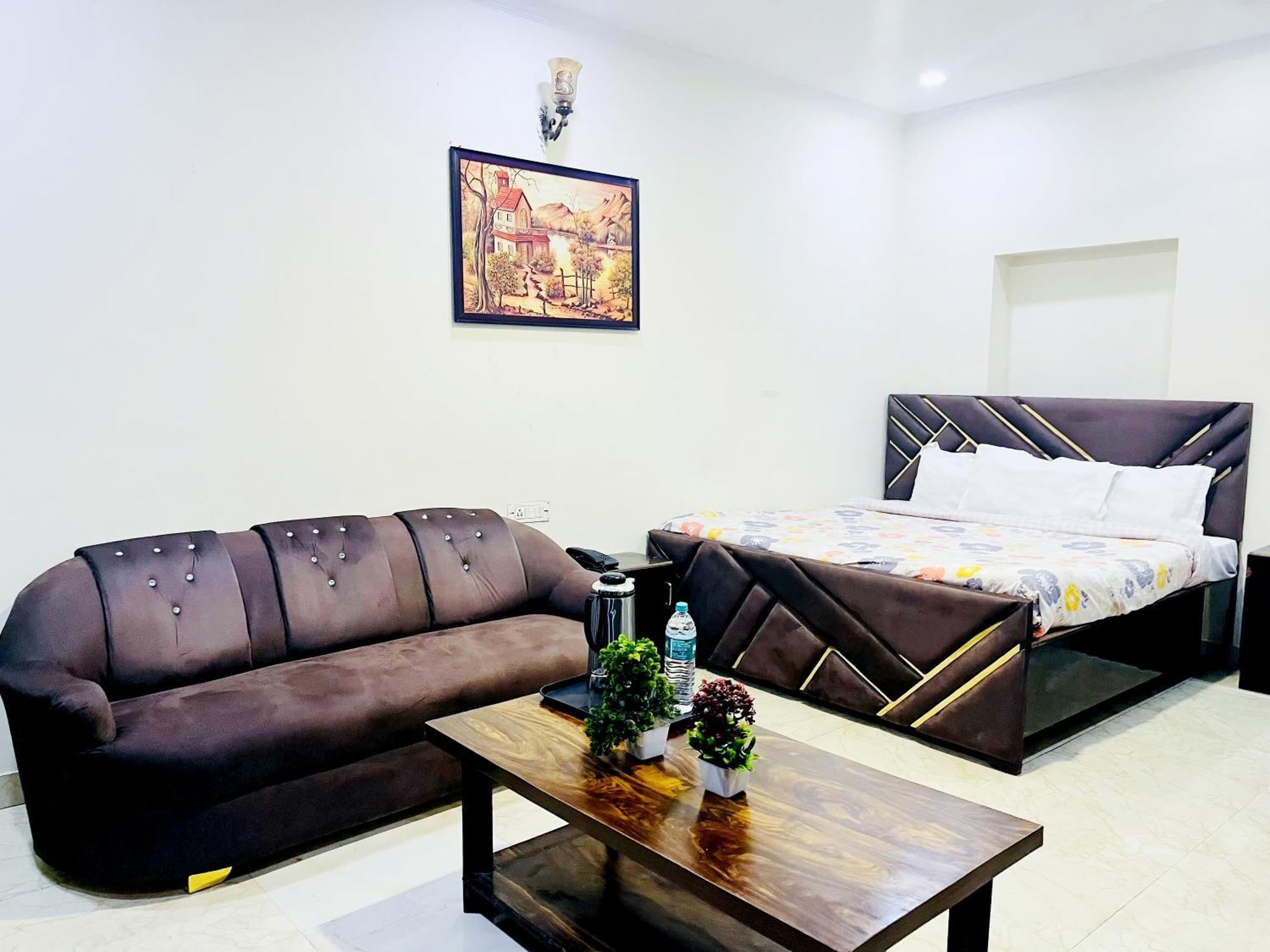 Jerry - Near Nizamudinn Railway Station Couette-café New Delhi